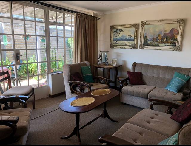2 BEDROOM TOWNHOUSE FOR SALE IN THREE RIVERS EAST